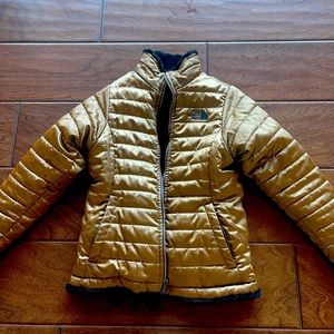 The NorthFace Girls reversible moss if swirl jacket
